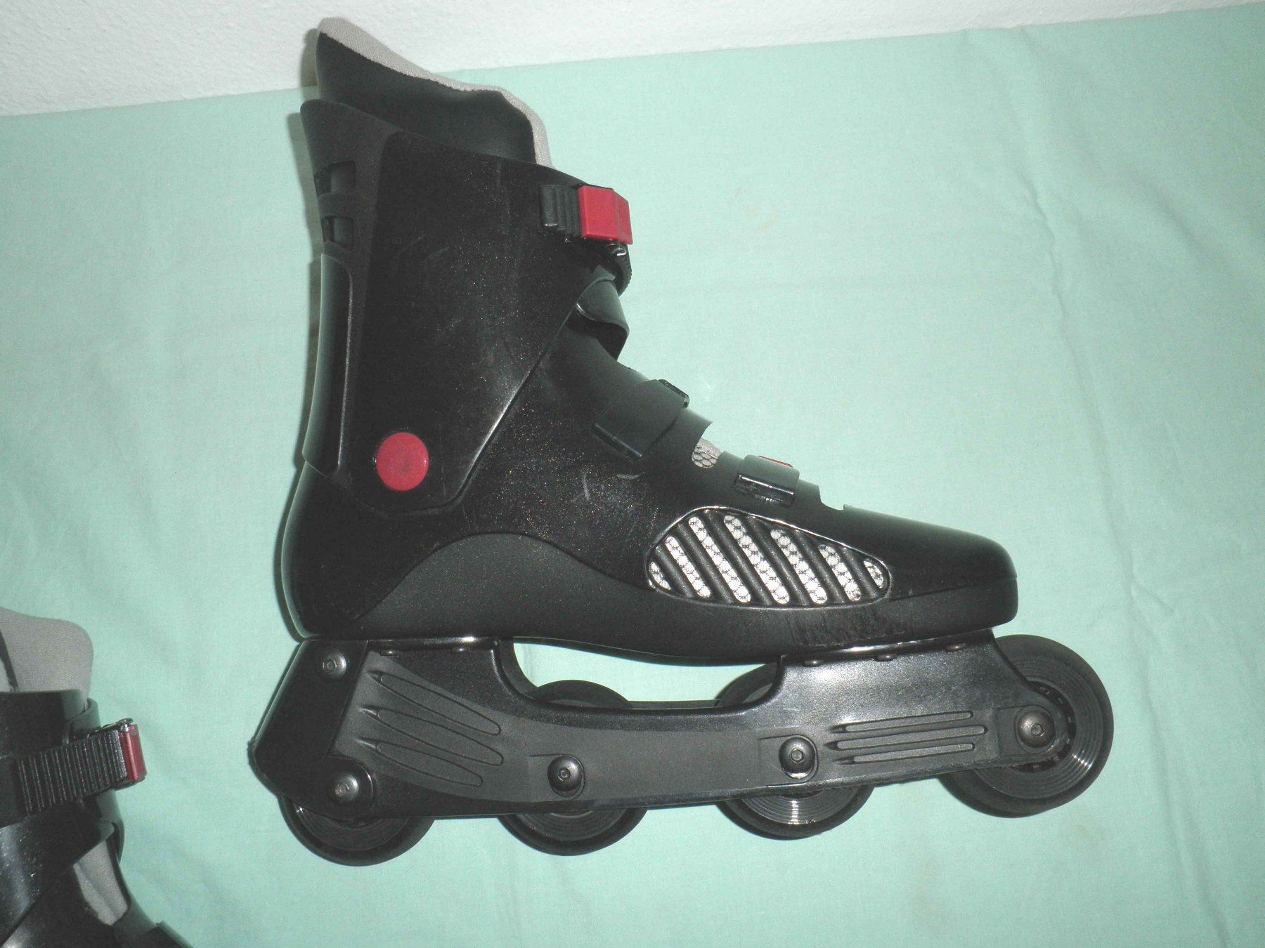 Pattini in linea & Pattini a rotelle: Roller, Inlineskates, California Pro CP2000. Grösse 43. – Usato da Cadenazzo venduto da Mikeshop 2