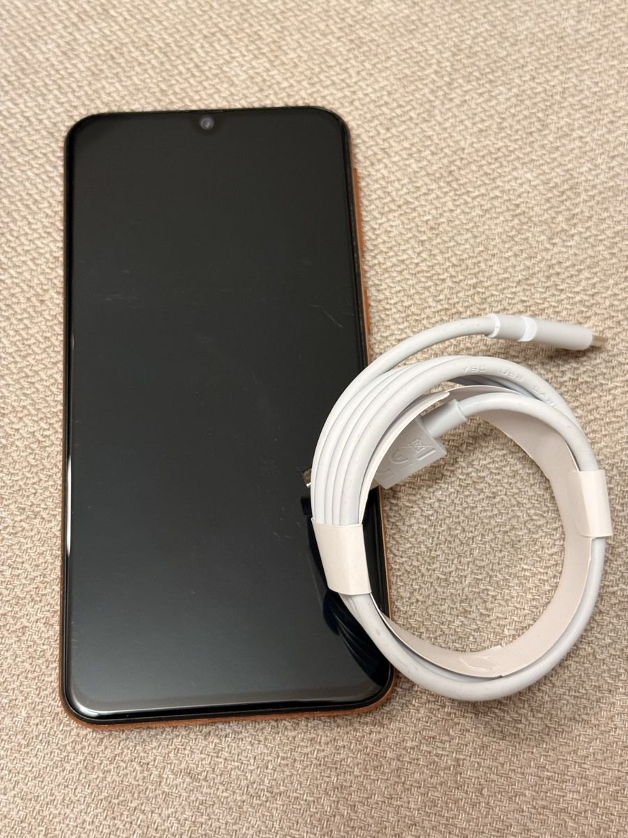 Samsung Handys / Smartphones: Samsung galaxy a40 – Gebraucht aus Einigen von iva_86t8