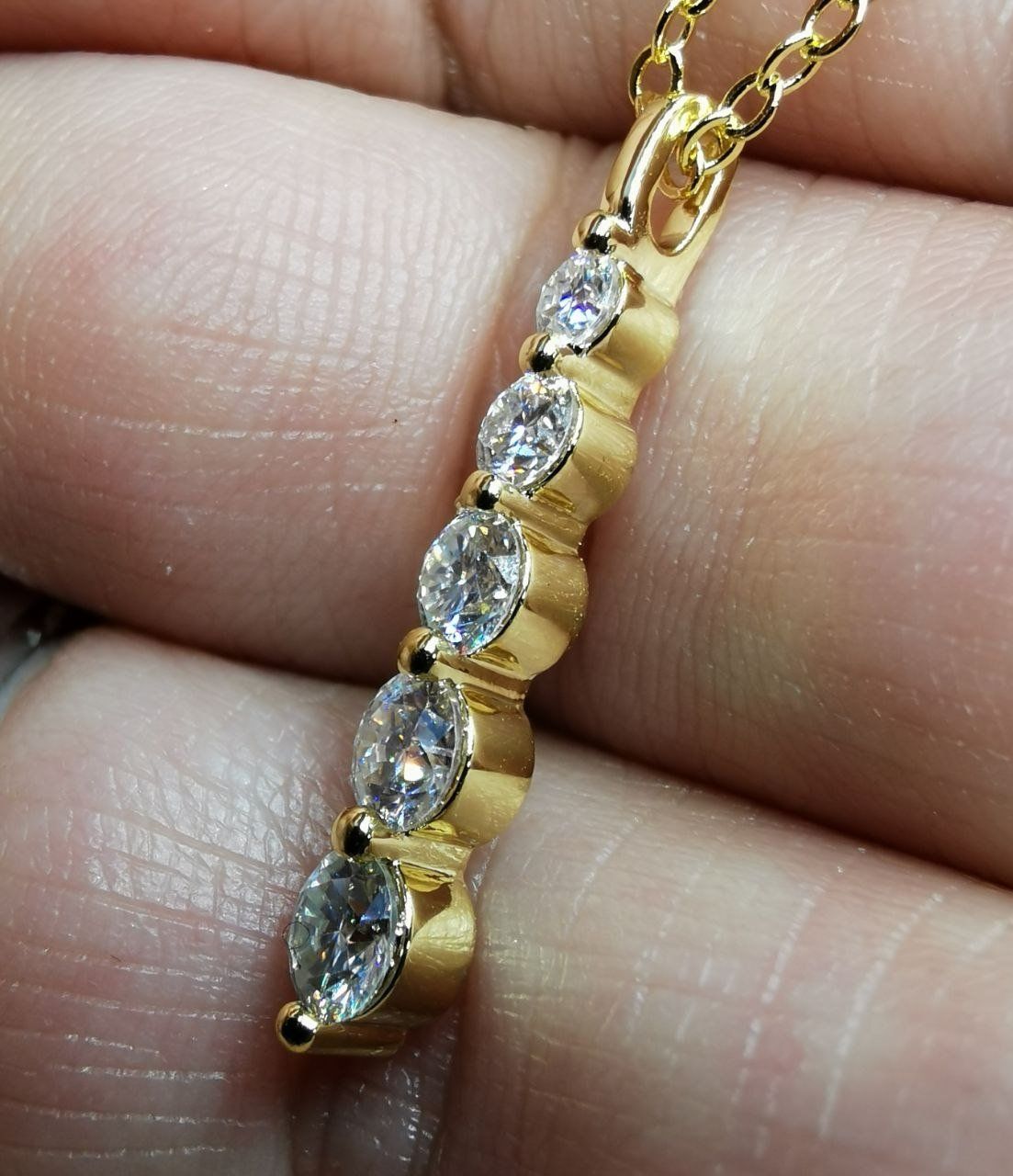 Ketten: Collier avec diamants de moissanite de 0,77 ct GRA – Neu und originalverpackt aus Reconvilier von Tsma67 9