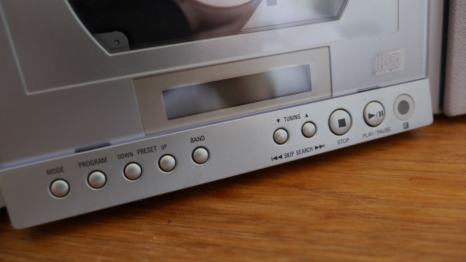 Sanyo Lecteur multimedia & Streamer: Sanyo All-in-One Desktop Audio System – D'occasion à Rothenfluh par Ron999 2