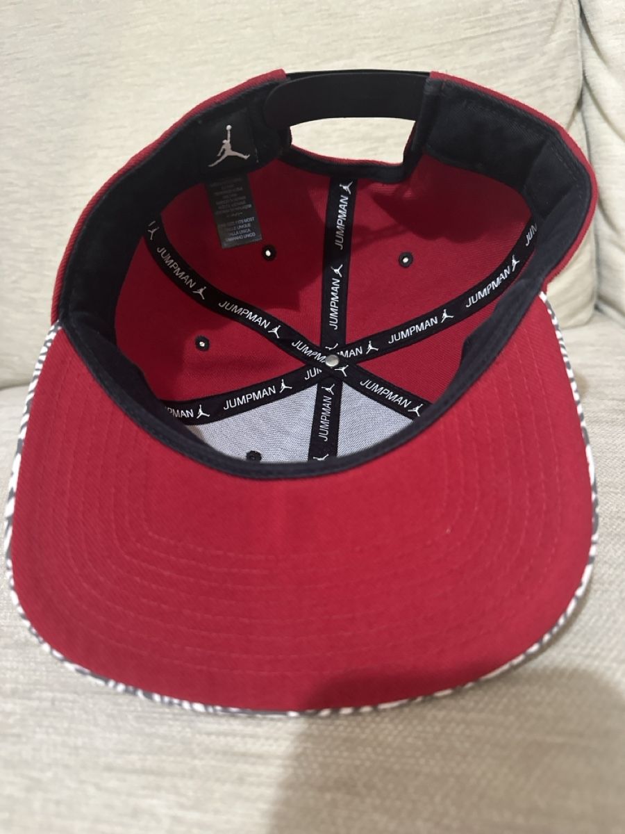 Jordan Altro abbigliamento per bambino: Cappello Jordan rosso - Taglia Unica – Nuovo (secondo la descrizione) da Bellinzona venduto da Ti.belli 1