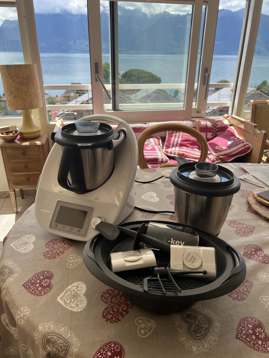 Thermomix Elettrodomestici da cucina: Thermomix TM5 complet + 2em Bol – Usato da Corseaux venduto da tim_mbs6 1