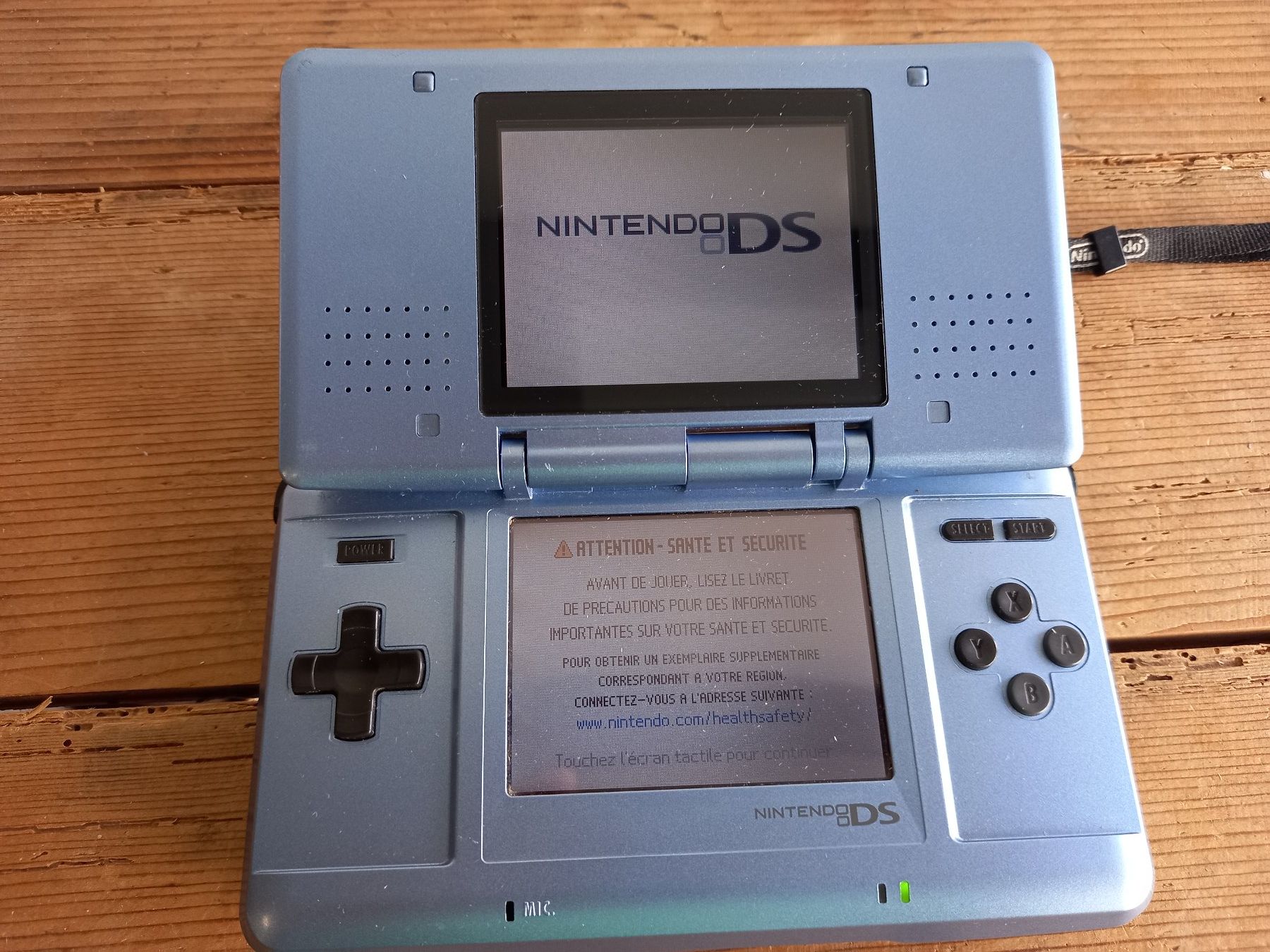 Nintendo Console: Nintendo DS Blau mit acadapter – Usato da Prez-vers-Siviriez venduto da Monija70 2
