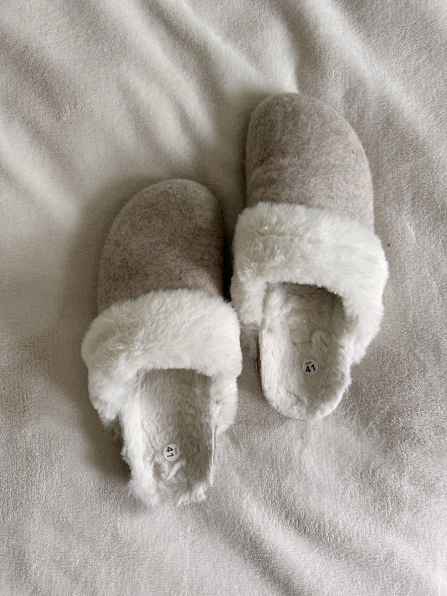 Scarpe da donna: Cosy Winter Slippers, Size 41 NEW! – Nuovo (secondo la descrizione) da Zürich venduto da ana_pb66