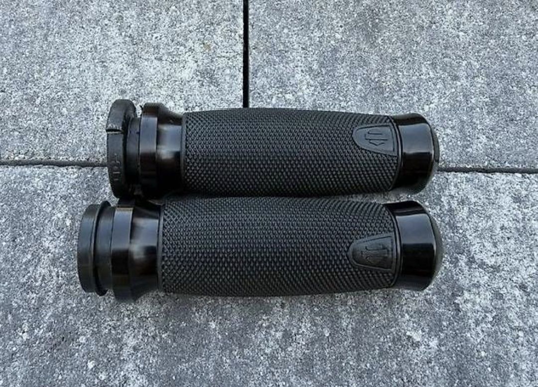 Harley-Davidson Tutti i ricambio per moto: Harley Davidson Griffe schwarz neuer Zustand – Nuovo (secondo la descrizione) da Niedermuhlern venduto da Mahkah.65