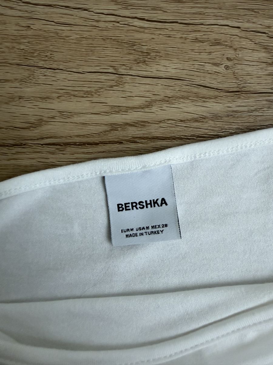 Bershka T-Shirts: off shoulder tshirt – Neu (gemäss Beschreibung) aus Zürich von lau_r6sl 2