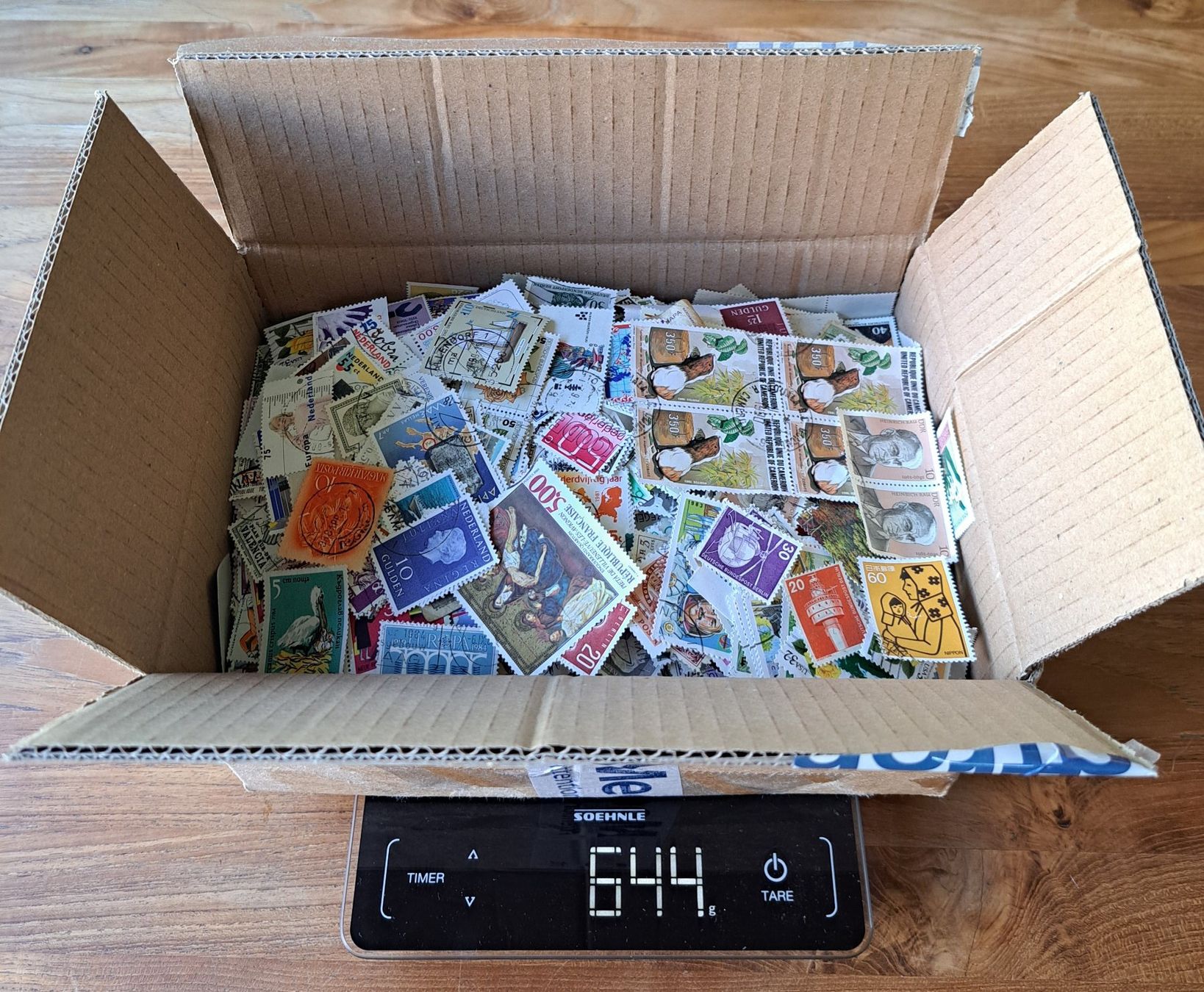 Alle Briefmarken: Timbres Monde décollés 500 gr. – Gebraucht aus Biel/Bienne von ESOXMAN