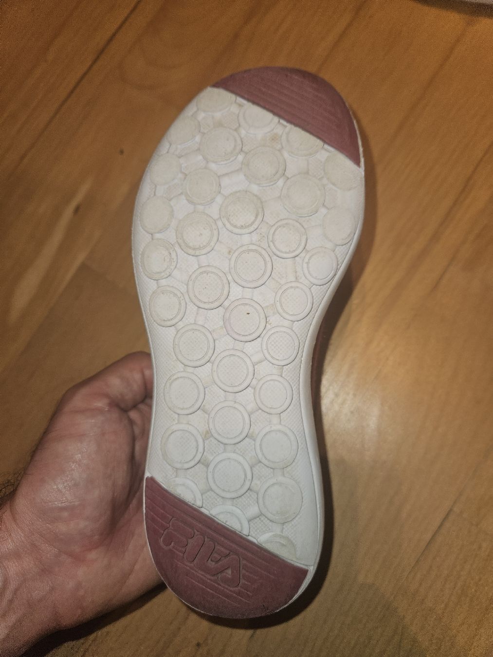 Fila Scarpe per ragazzi: Turnenschuhe gr.33 – Usato da Bern venduto da NRZNRZ 1