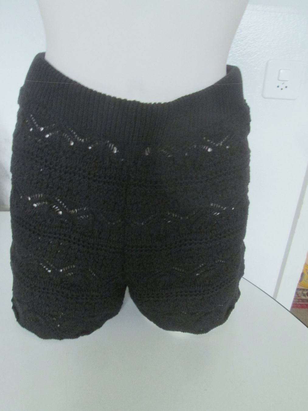 Stradivarius Pantaloni: Stradivarius Shorts, Größe M – Usato da Sementina venduto da babucia