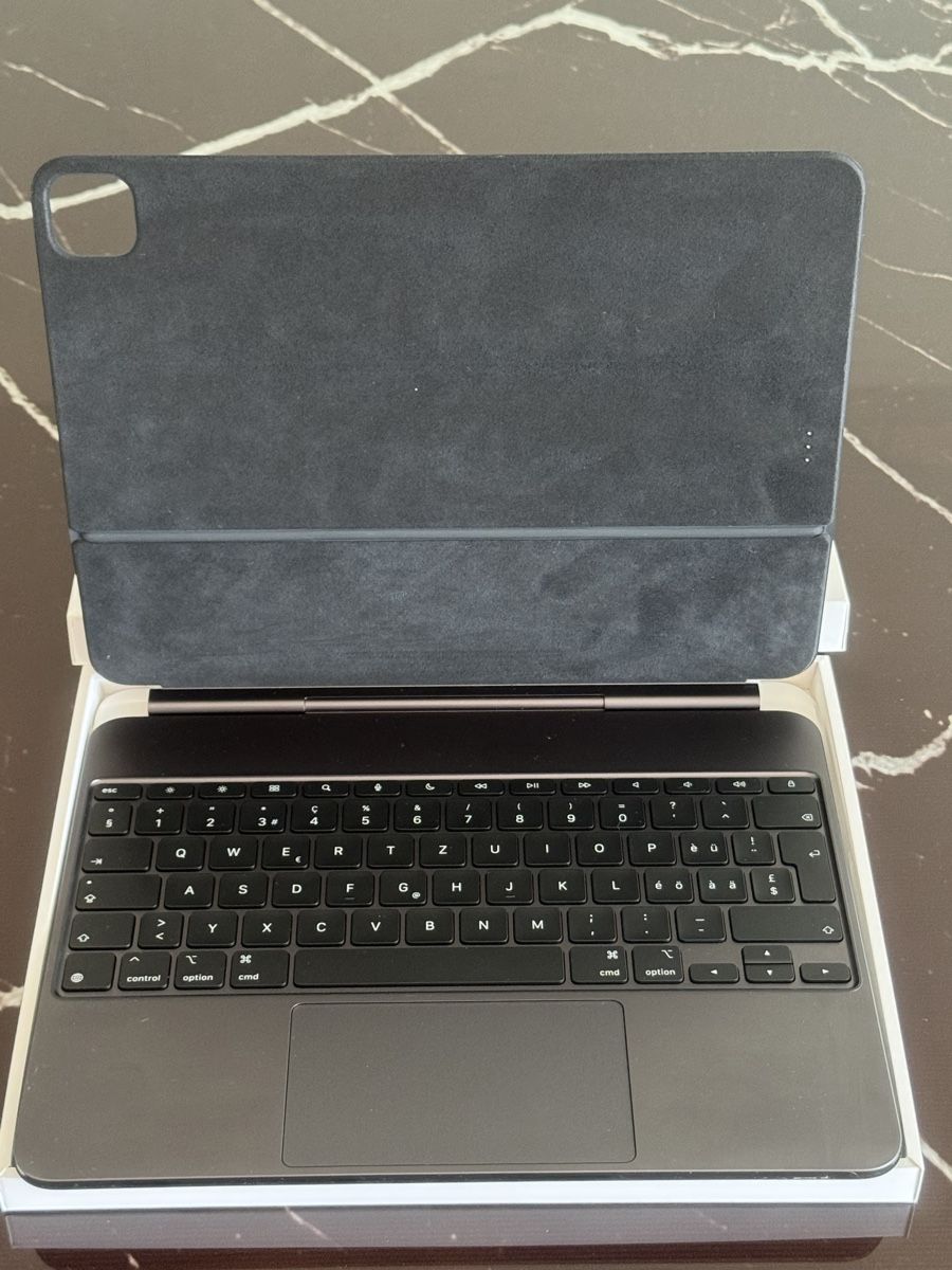 Apple Tastiere: APPLE Magic Keyboard für 13" iPad Pro – Usato da Richigen venduto da EasyDeal00