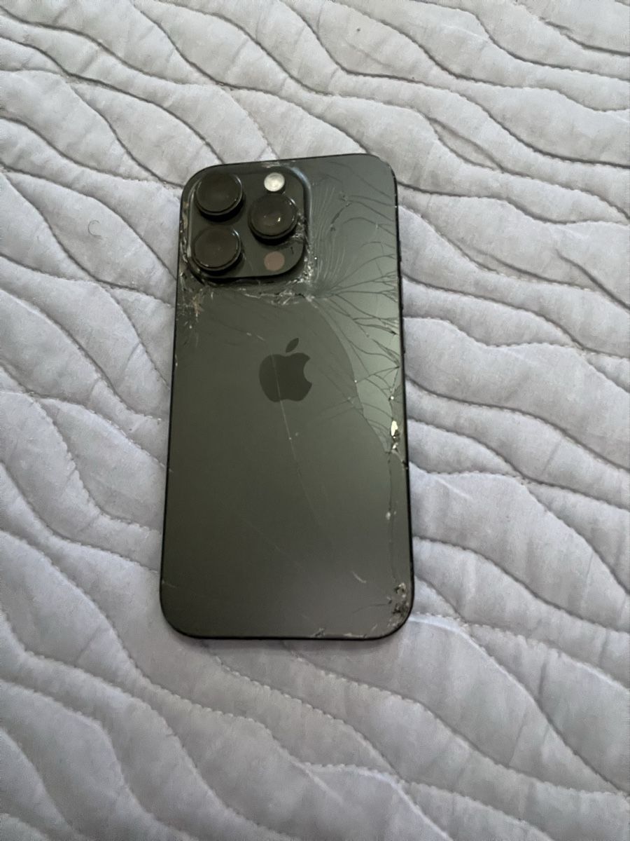 Apple Telefoni cellulari / Smartphones: iphone 16 pro 256gb – Usato da Le Mont-sur-Lausanne venduto da had_8vyg 1