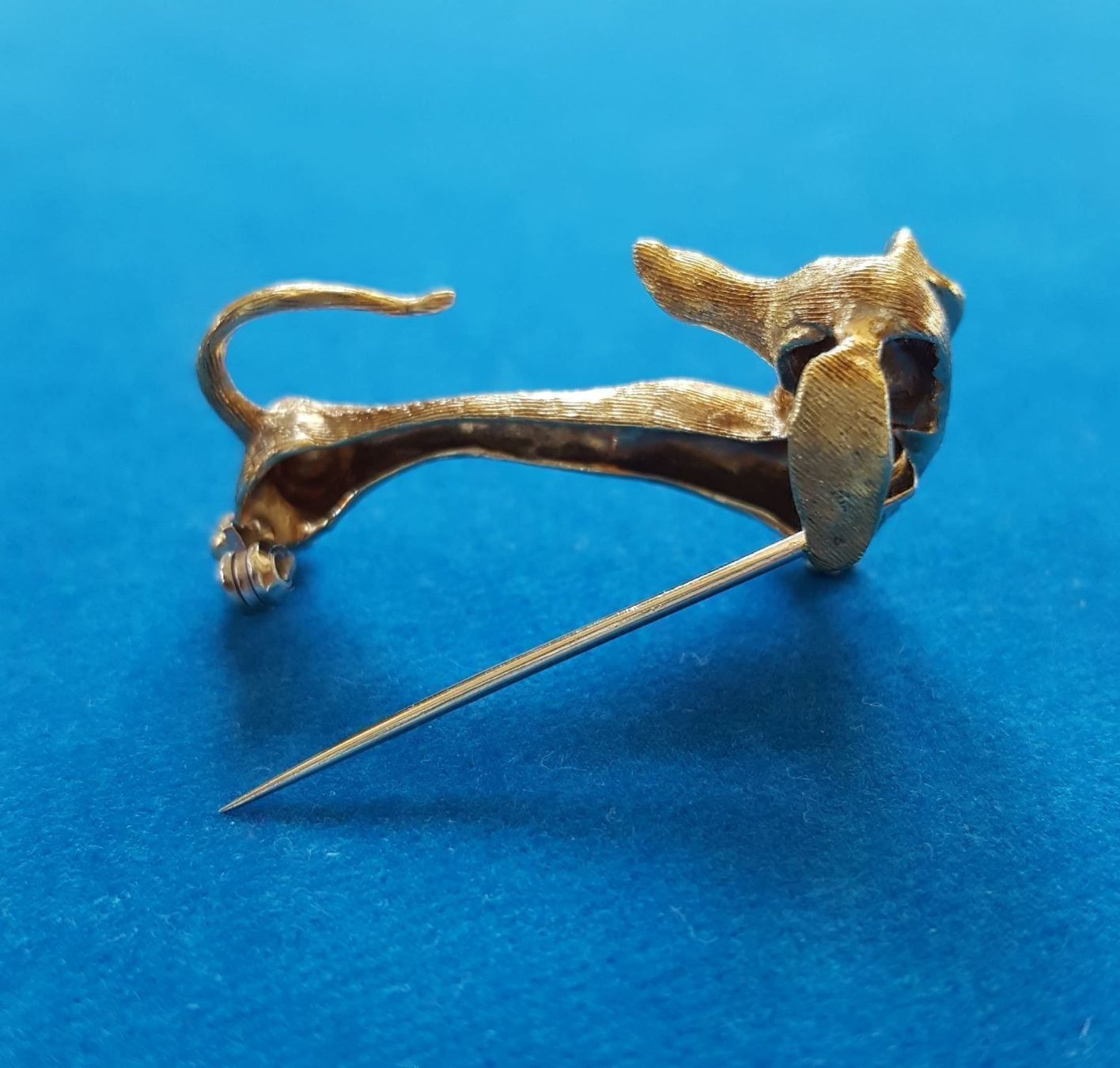Broschen & Nadeln: Massiv 750 Gold Hundebroche Mit Rubin – Gebraucht aus Wald ZH von Aniade 3
