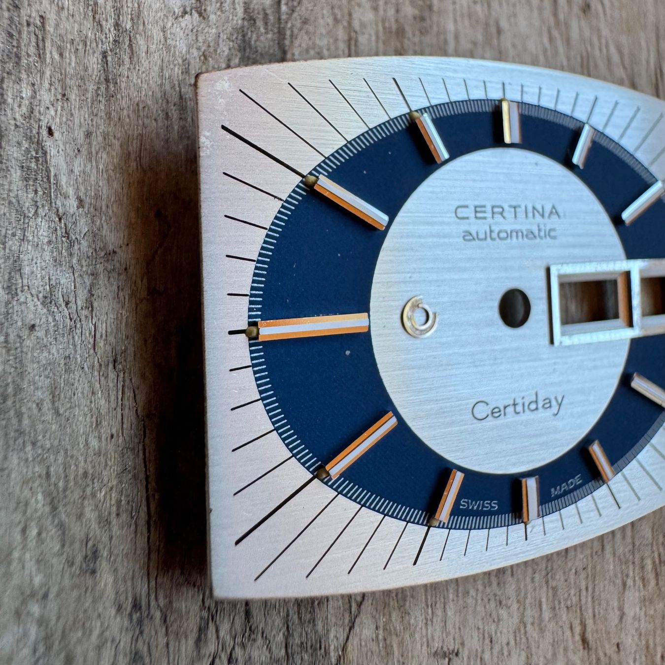 Certina Uhren: 31.5mm Certina Certiday UFO Zifferblatt/ Dial – Neu (gemäss Beschreibung) aus Arzier-Le Muids von Avanna 1