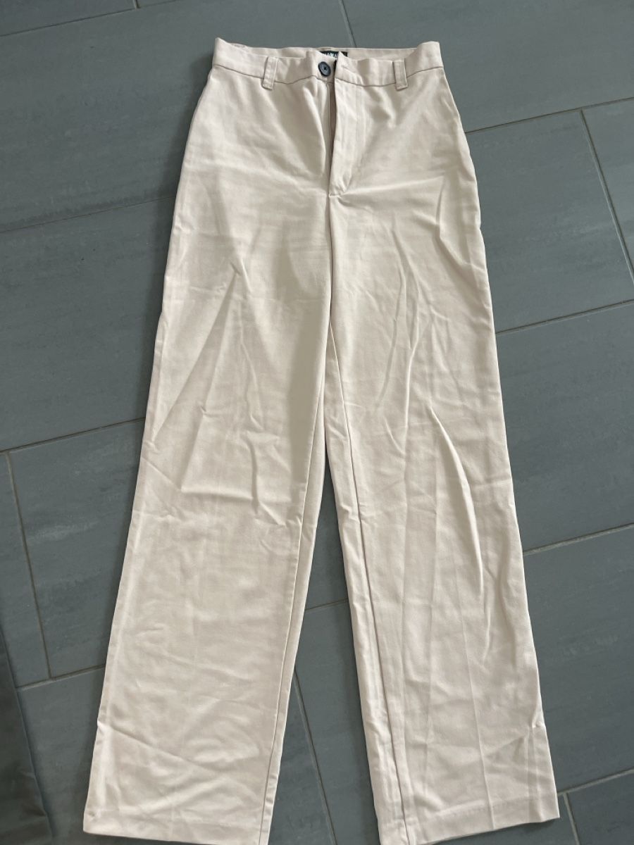 Pull&Bear Pantaloni: Pull&Bear Stoffhose, Gr. 36, hellrosa – Usato da Gysenstein venduto da happy_life_