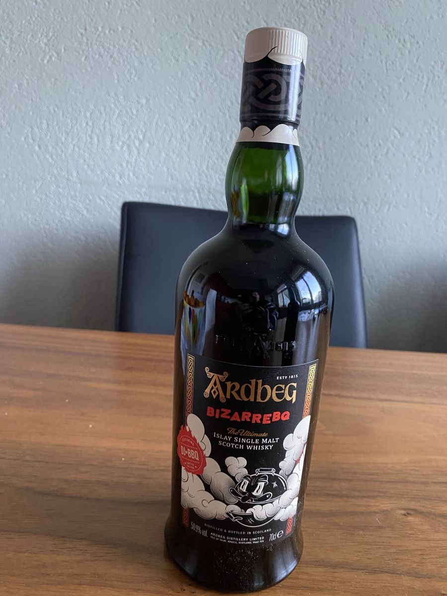 Ardbeg Bevande alcoliche: Whisky Ardbeg BIZARREBQ – Nuovo e nell'imballaggio originale da St.Gallen venduto da Design04