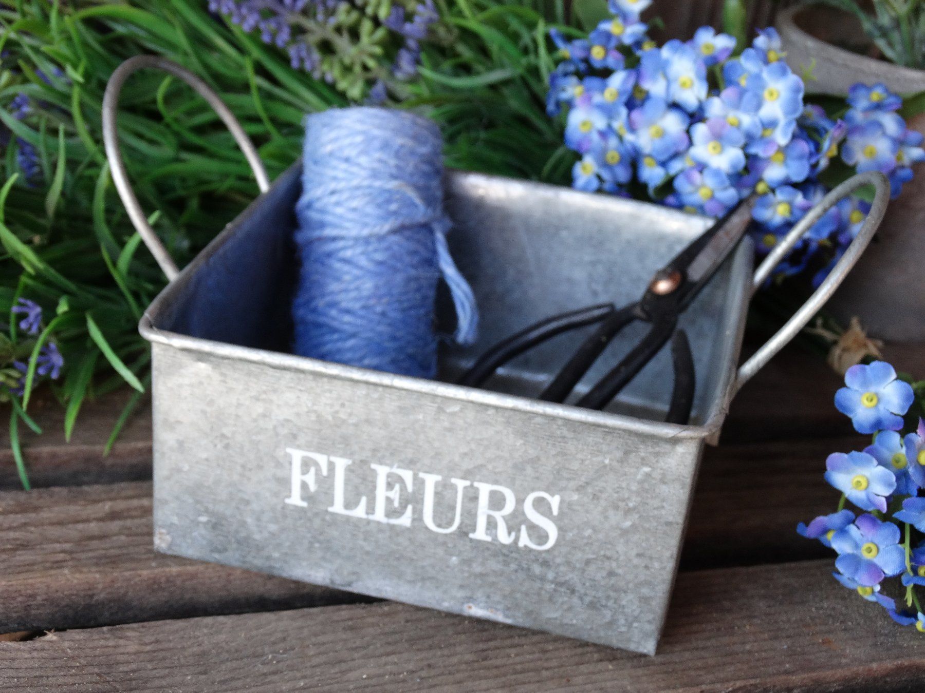 Altre Decorazioni per giardino: Kleine verzinkte Blumen-Wanne, als Pflanztopf oder f.Schere – Usato da Grossaffoltern venduto da amo64 1