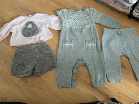 Babykleidung