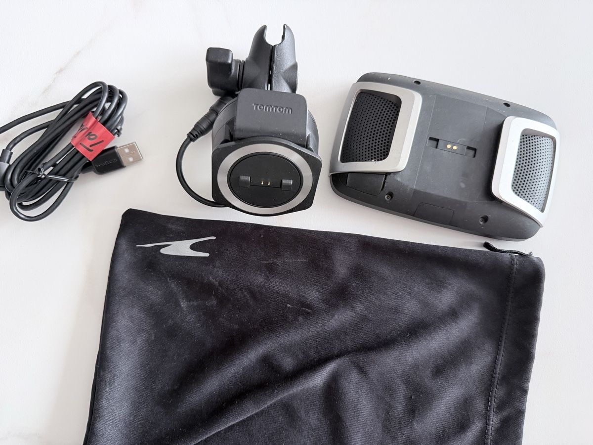 Tomtom Navigationsgeräte: TomTom Motorrad Navigation  – Gebraucht aus Schlieren von Kamacho 3