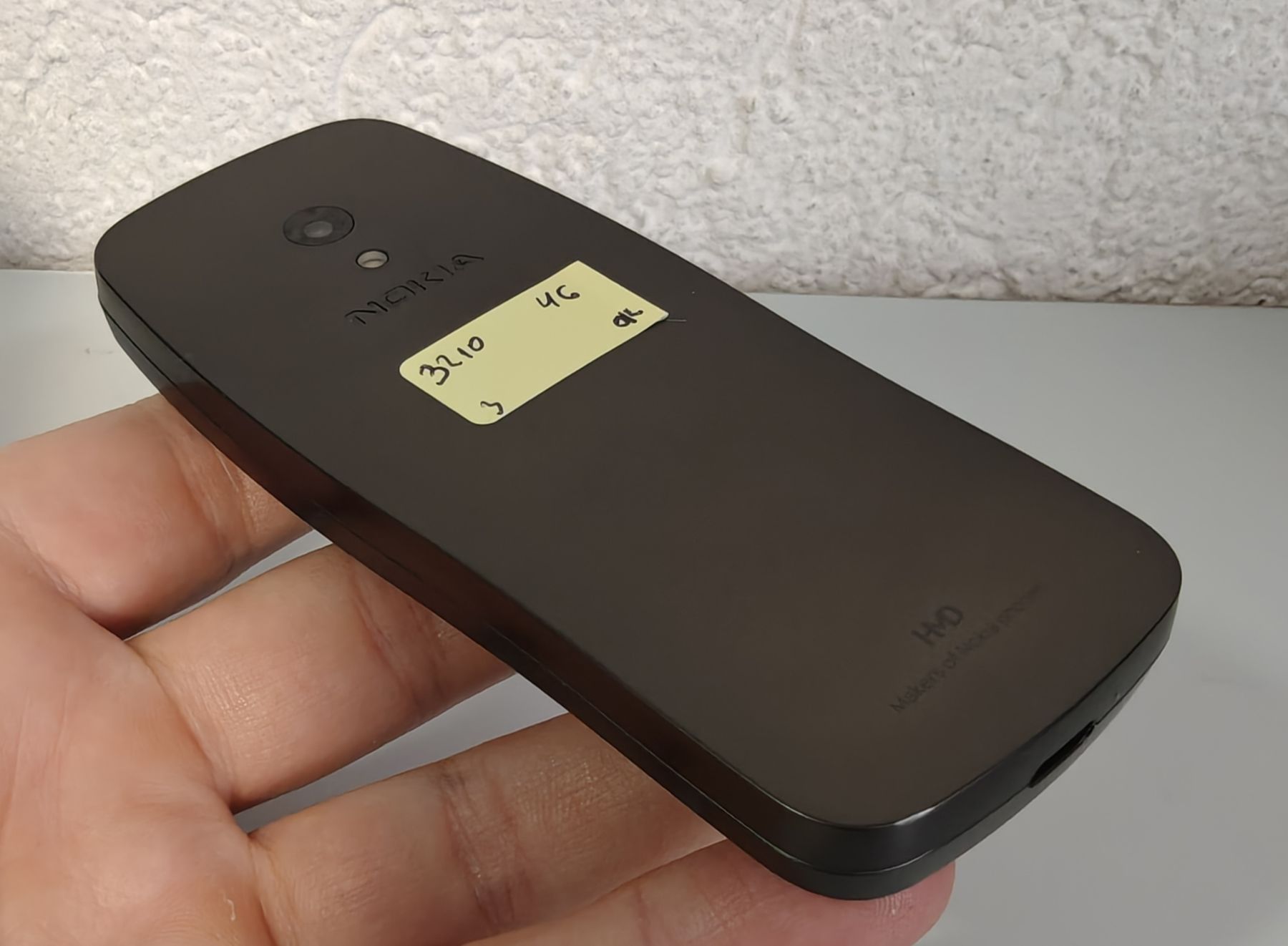 Nokia Telefoni cellulari / Smartphones: Nokia 3210 4G Grau – Usato da Ehrendingen venduto da Rocky985 3
