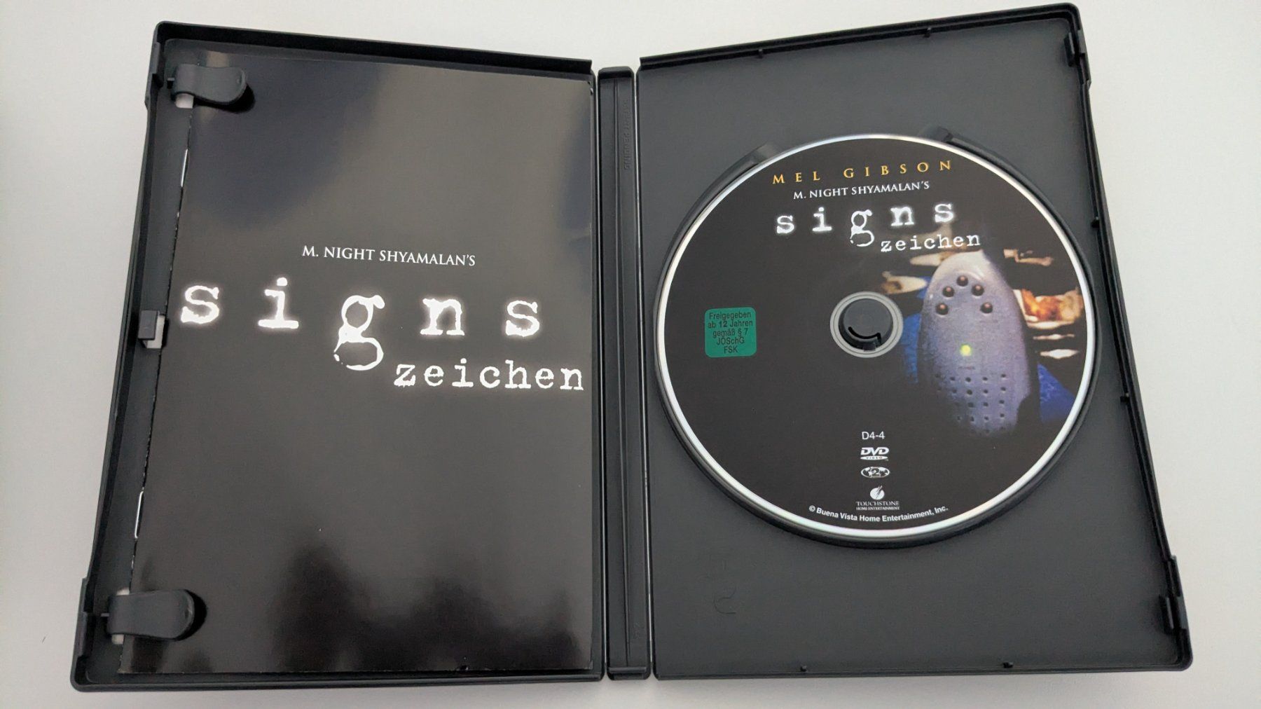 Tutti i DVDs: Signs / Zeichen (DVD) – Usato da Würenlos venduto da Sandler 2
