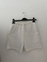 Weisse kurze Hosen