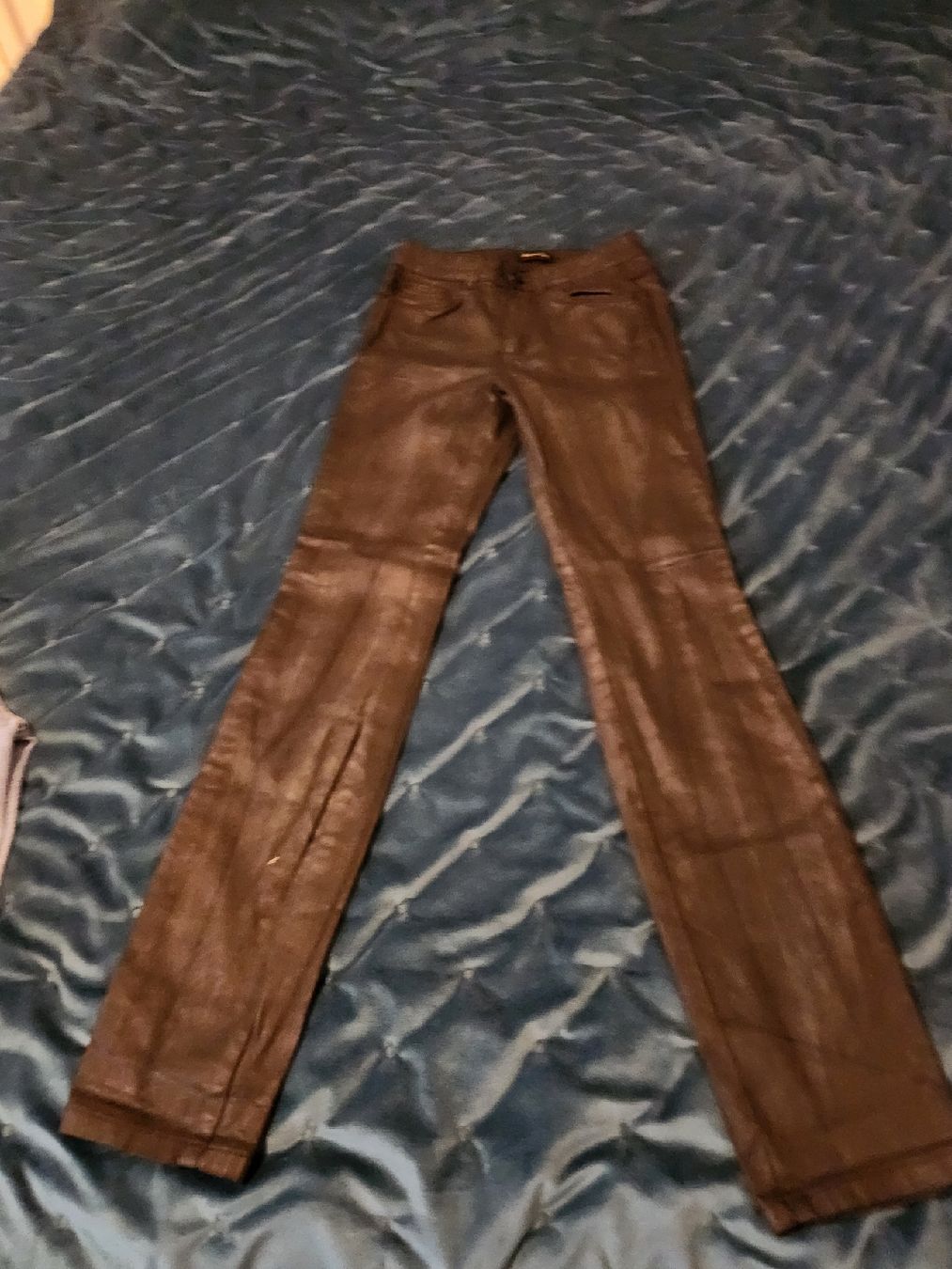 Massimo Dutti Pantaloni: Massimo Dutti Hose im Lederlook, Grösse S – Usato da Fällanden venduto da ekaterinatheissl 2