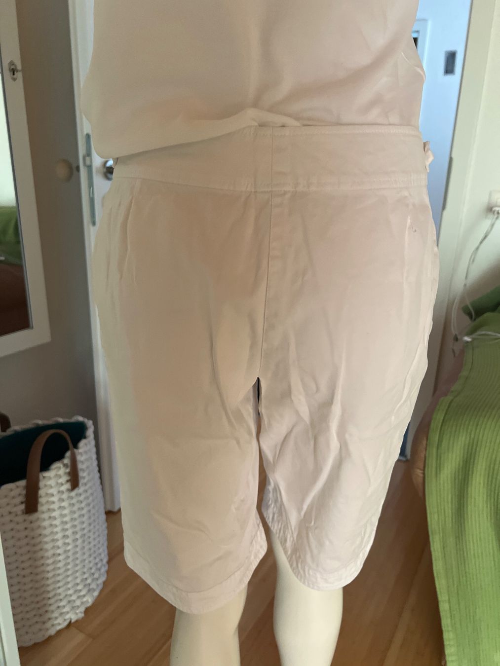 Hosen: St. Emile Short weiss 40 – Gebraucht aus Bonaduz von Malves10 5