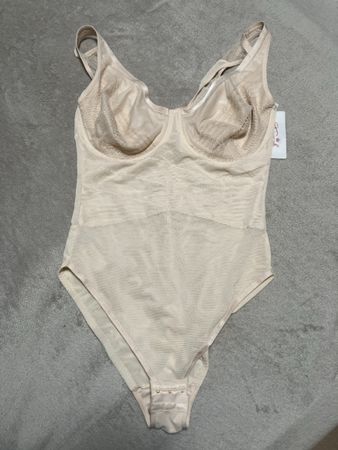 Neu Triumph body