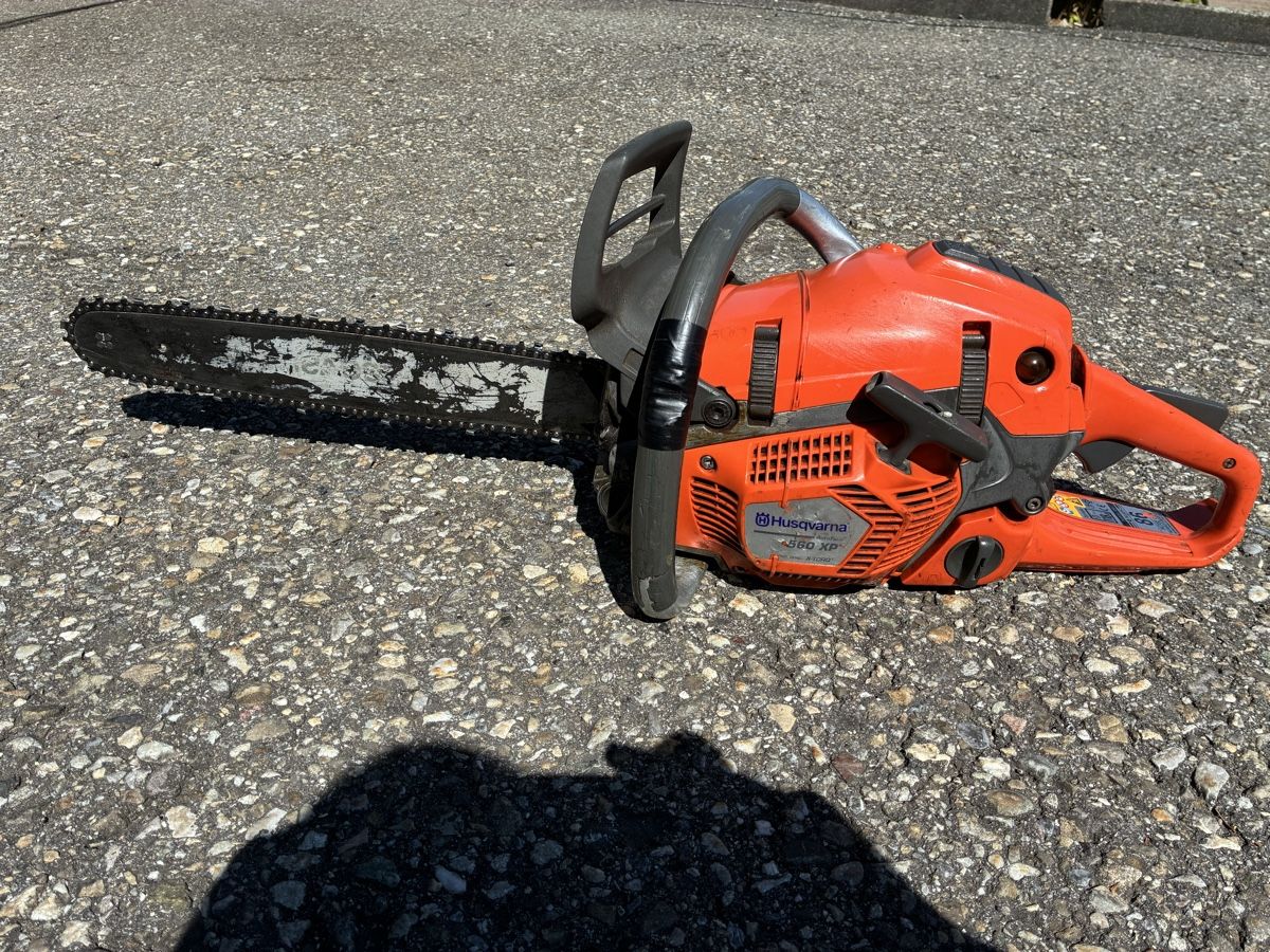 Husqvarna Scies: Husquarna 560 XP – D'occasion à Rüderswil par Avant530