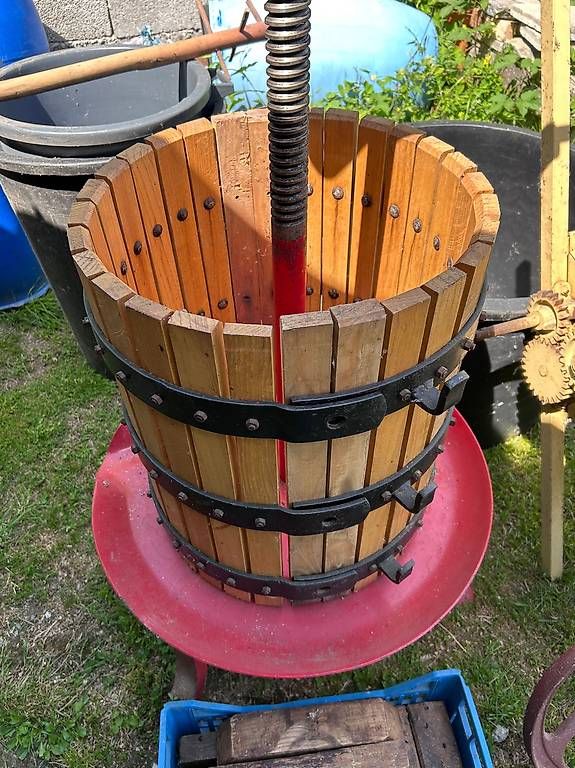 Tutti gli attrezzi: Materiale per fare il vino – Usato da Stabio venduto da Anjeli777 1