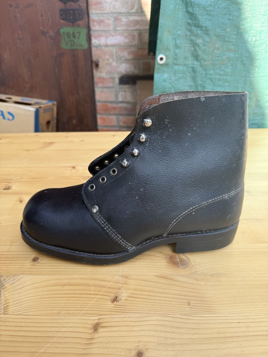 Chaussures hommes: Chaussures à clous neuves ! – D'occasion à Fribourg par Ardoffel 5