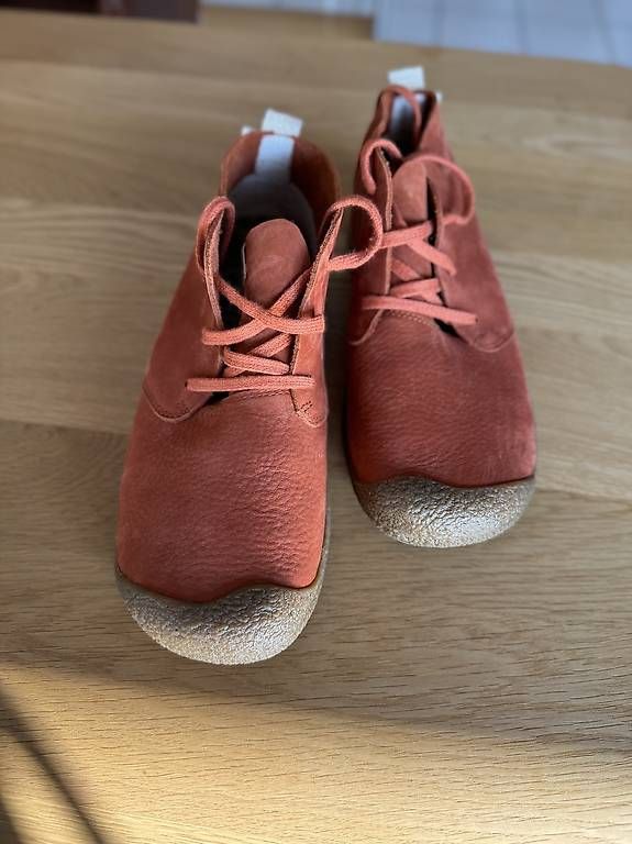 Keen Scarpe da uomo: Keen Men's Mosey Leather Chukka – Nuovo (secondo la descrizione) da Basel venduto da Alena_