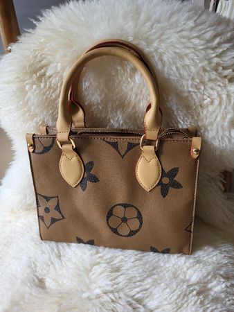 kleine Designer  handtasche  siehe Foto  neue 