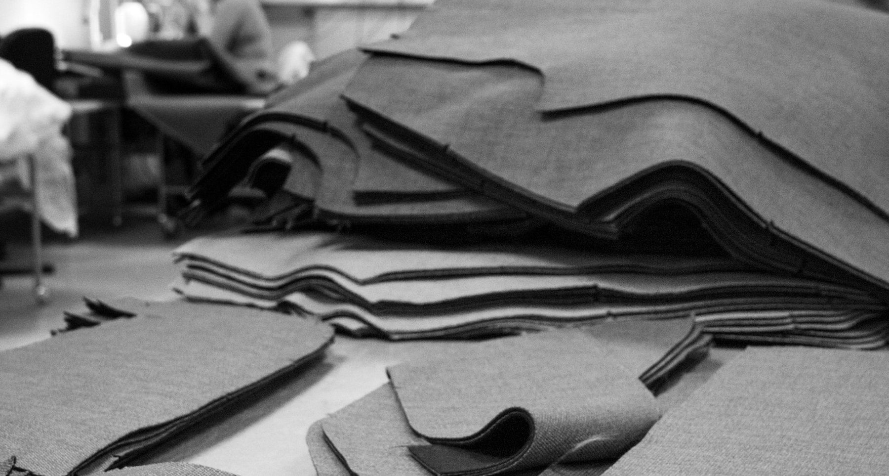 Poltrone: Sessel + Hocker Seventy Five | Leder black | Gestell schwarz – Nuovo e nell'imballaggio originale da Erlen venduto da casaterra 7