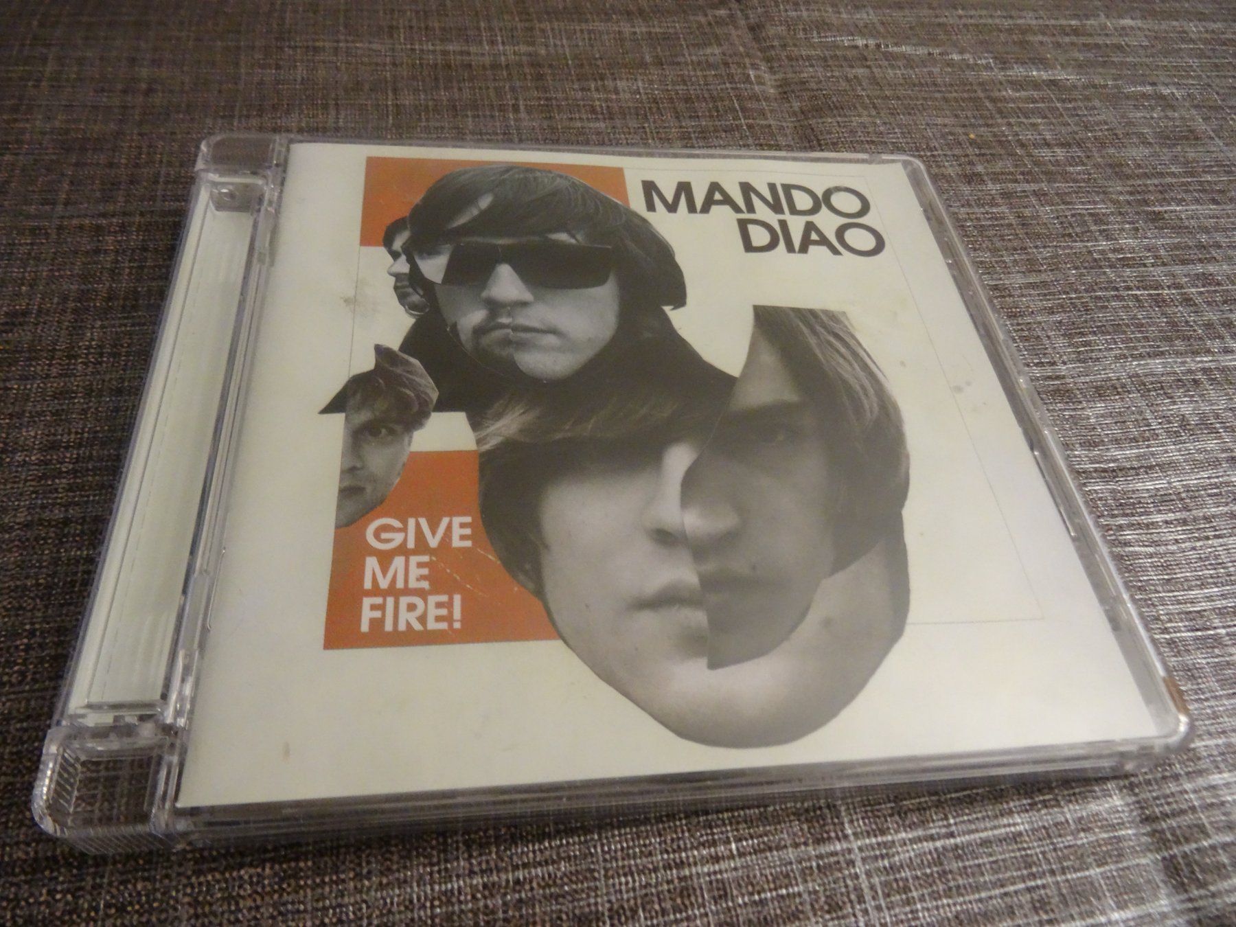 CD: Mando Diao - Give Me Fire! - CD – Usato da Olten venduto da Disc-Ausverkauf