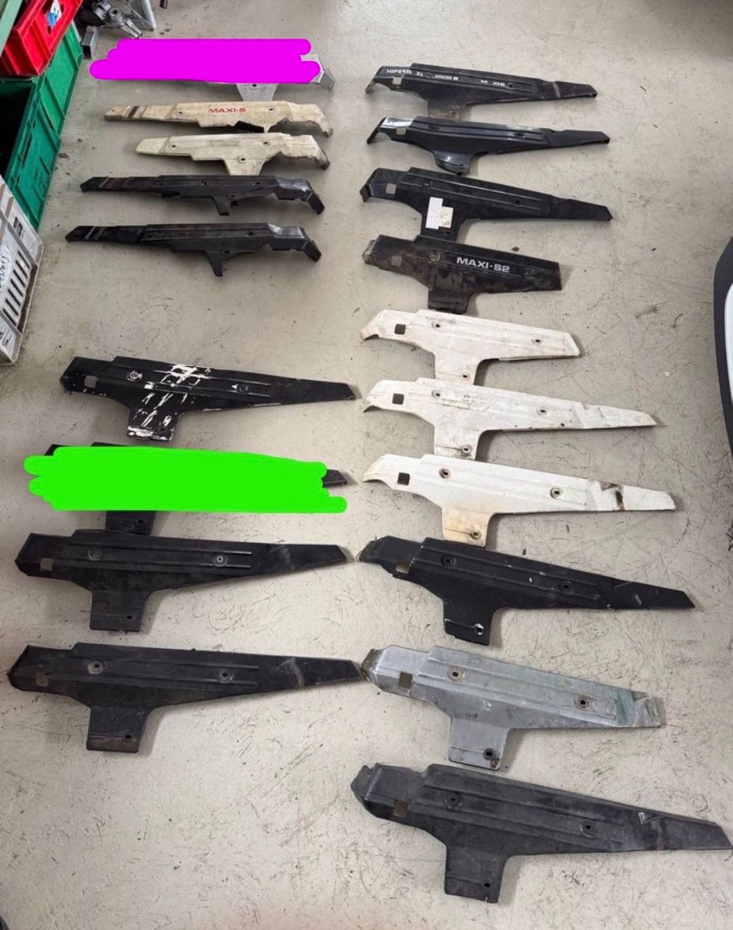Puch Parti ricambio per ciclomotori: 17x PUCH MAXI S S2A Seitenschutz - cache latéral – Usato da Courtételle venduto da claude41