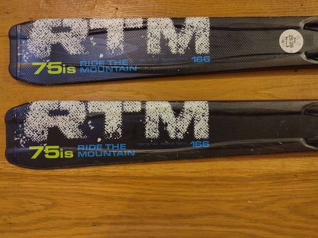 Völkl Skis: Ski ohne Bindung Völkl Gebraucht – D'occasion à Muttenz par beefcracker 2
