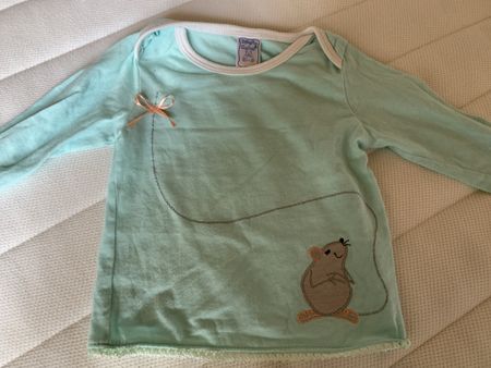 Mintfarbenes Langarmshirt mit Maus-Motiv, Grösse 6-12M