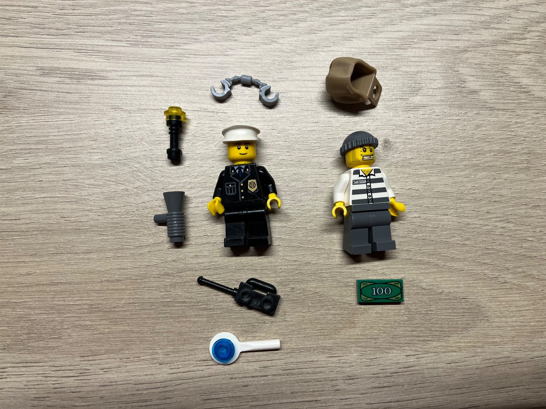 Legoland Kit di costruzioni: Légo 7286 "PrisonnerTranspor" de 2011 – Usato da Courgenay venduto da Kolfree 2