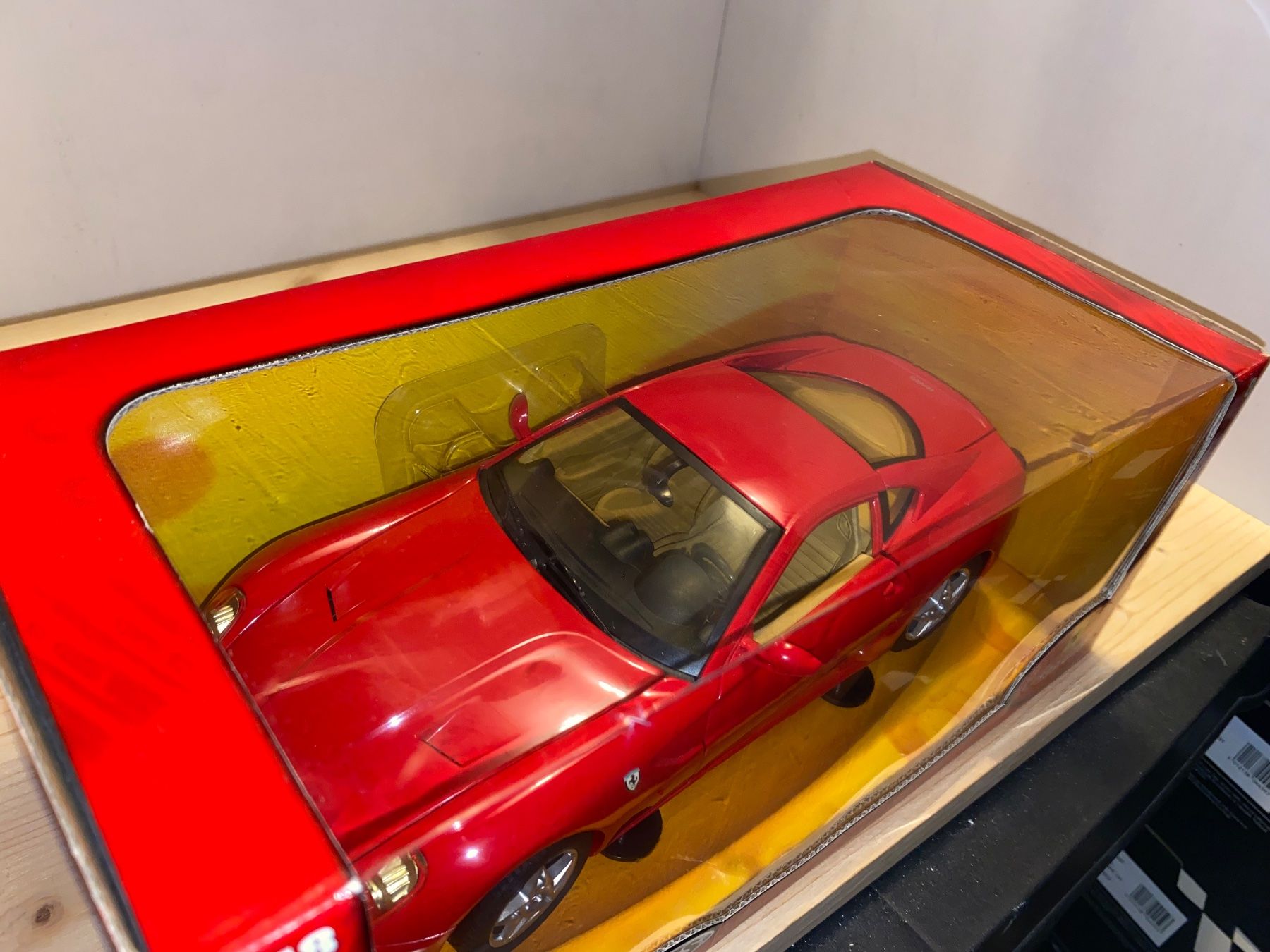 Ferrari Modellini d'auto: Ferrari 599 GTB 1/18 – Nuovo (secondo la descrizione) da Wohlen AG venduto da PrivatSammlung 2