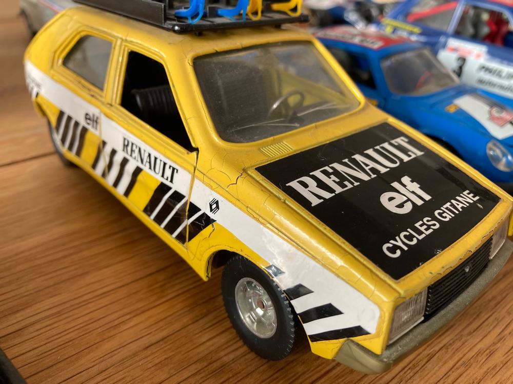 Burago Renault Modelle 1/24 80er Jahre