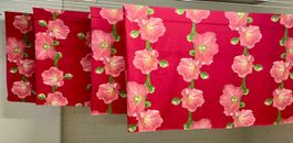 4 Grosse Fabric-Frontline Soffstücke Malvenmuster rot/rosa
