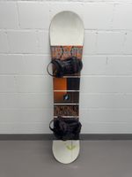 Freestyle Snowboard mit Bindung - Bereit für den Winter!