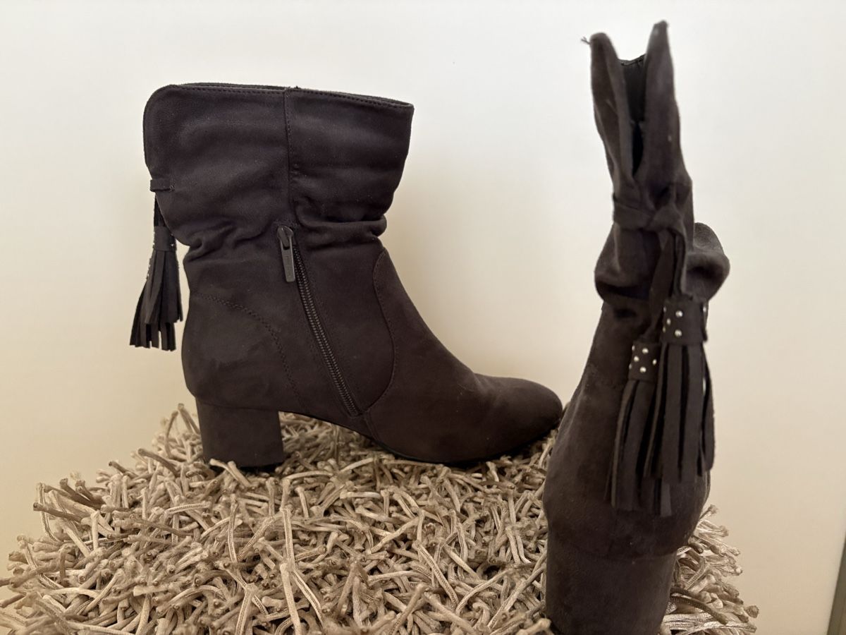 Damenschuhe: Schöne elegante Stiefeletten – Gebraucht aus Allschwil von basilea017 2