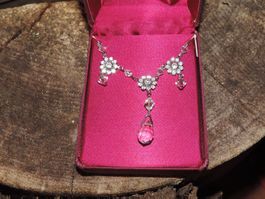 collier fleurs et brillants