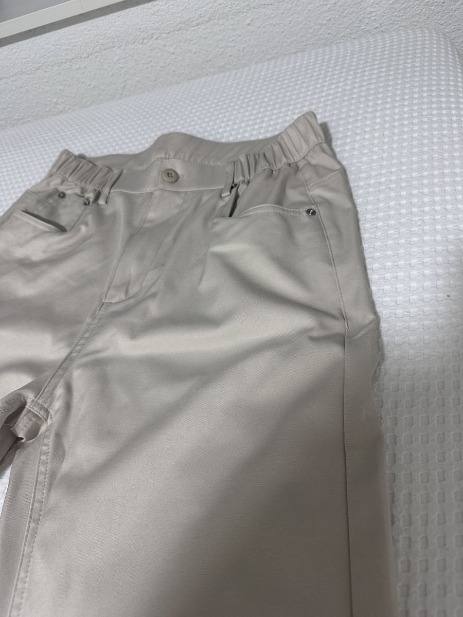Pantaloni: Hosen beige Grosse M Neuzustand – Nuovo e nell'imballaggio originale da Oberurnen venduto da nes_8xqt 1