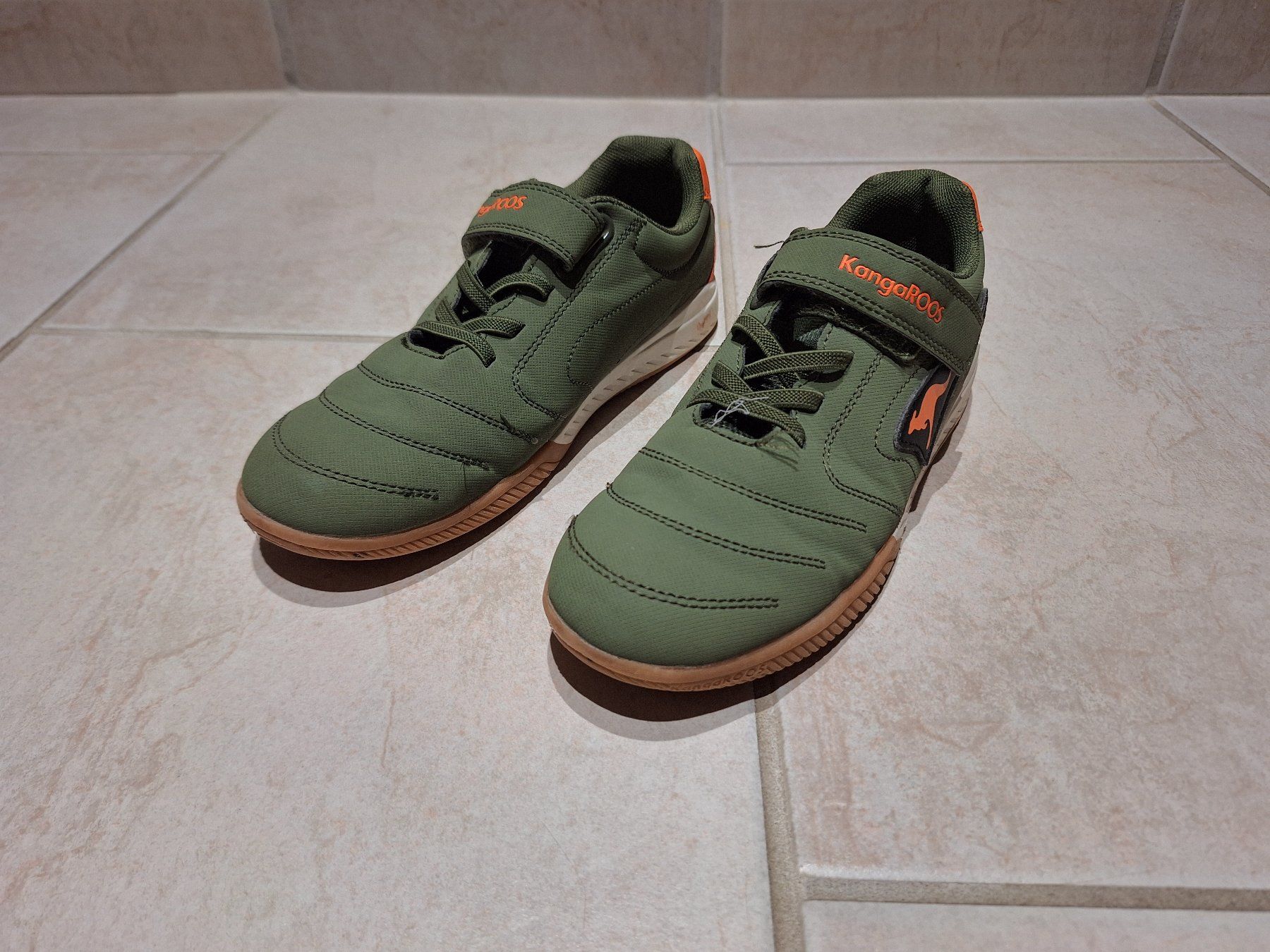Scarpe per ragazzi: Kinderschuhe Kangaroo Gr.36 – Usato da Widen venduto da Cariff