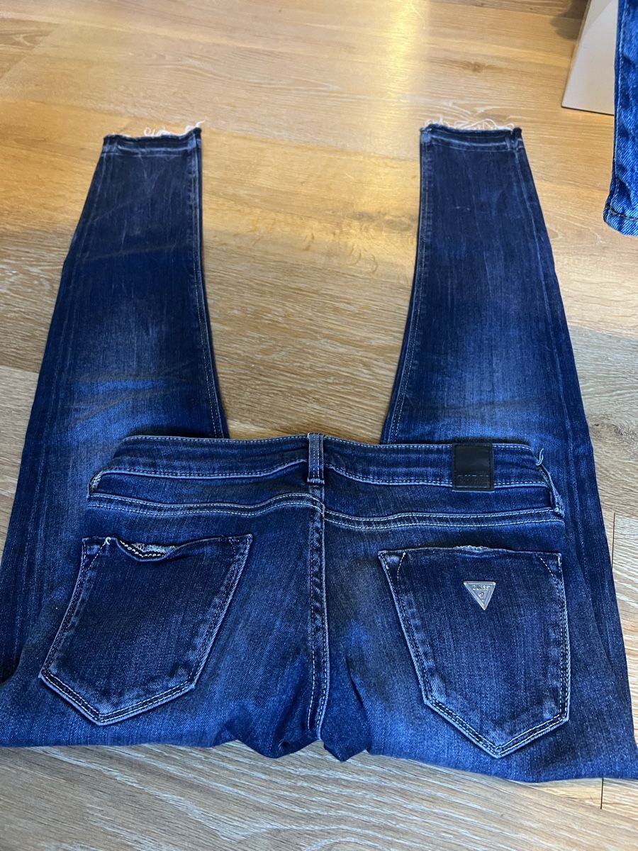Guess Jeans: Guess jeans – Gebraucht aus Moudon von patricia115 2