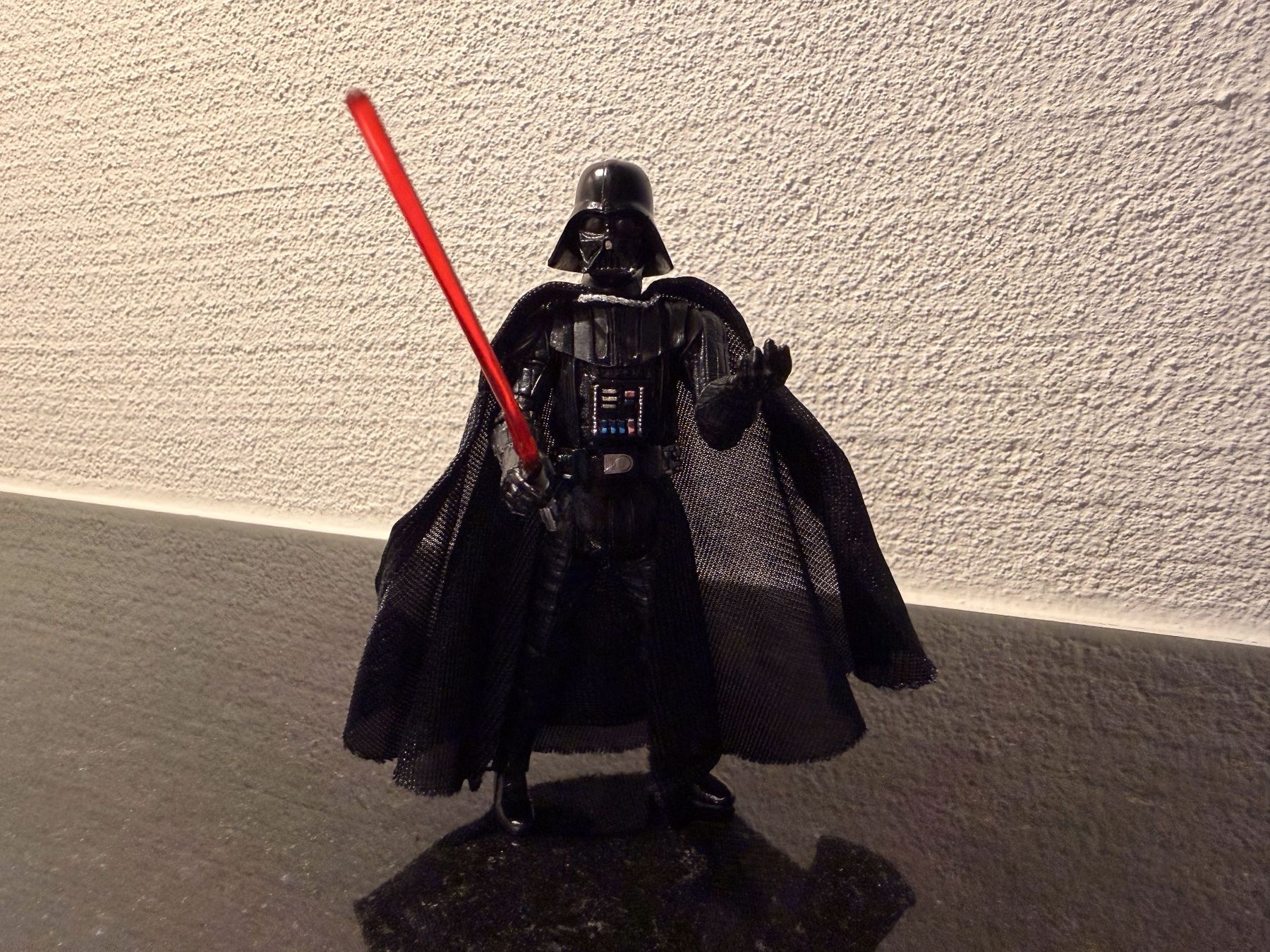 Star Wars Statuette: Hasbro Star Wars Darth Vader Actionfigur – Usato da Reinach BL venduto da Graphix