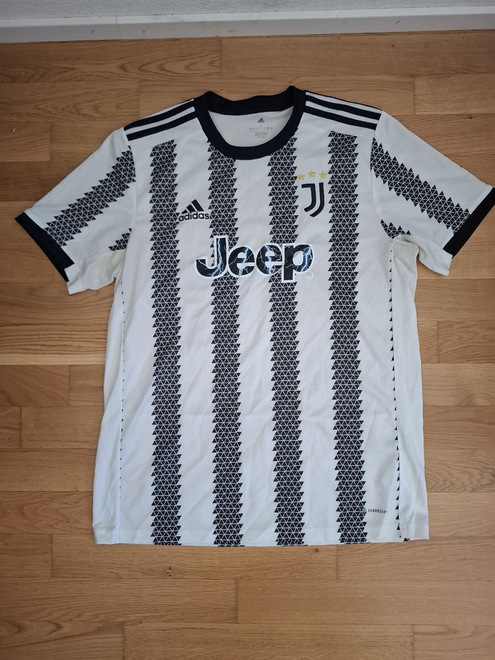 Adidas Canottiere & Pantaloni: Jersey Juventus size: L – Usato da Aigle venduto da BapticoPKN